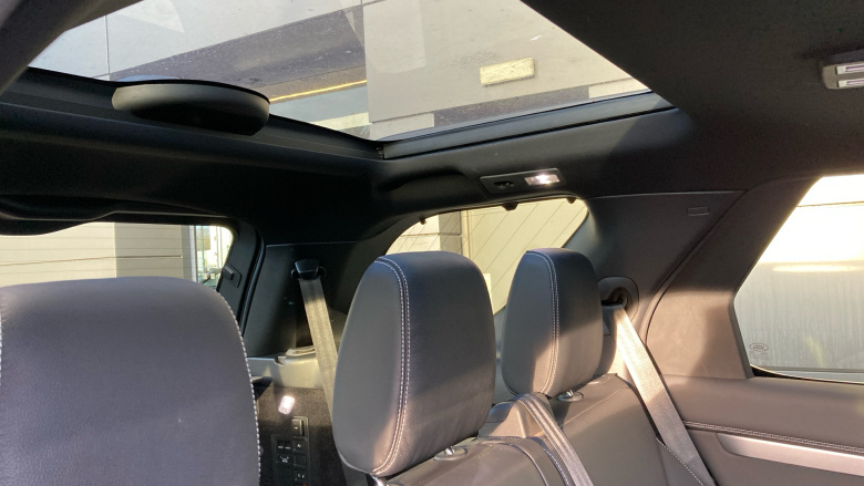 Land Rover Discovery 3.0 D300 Dynamic SE 5dr Auto Diesel Station Wagon